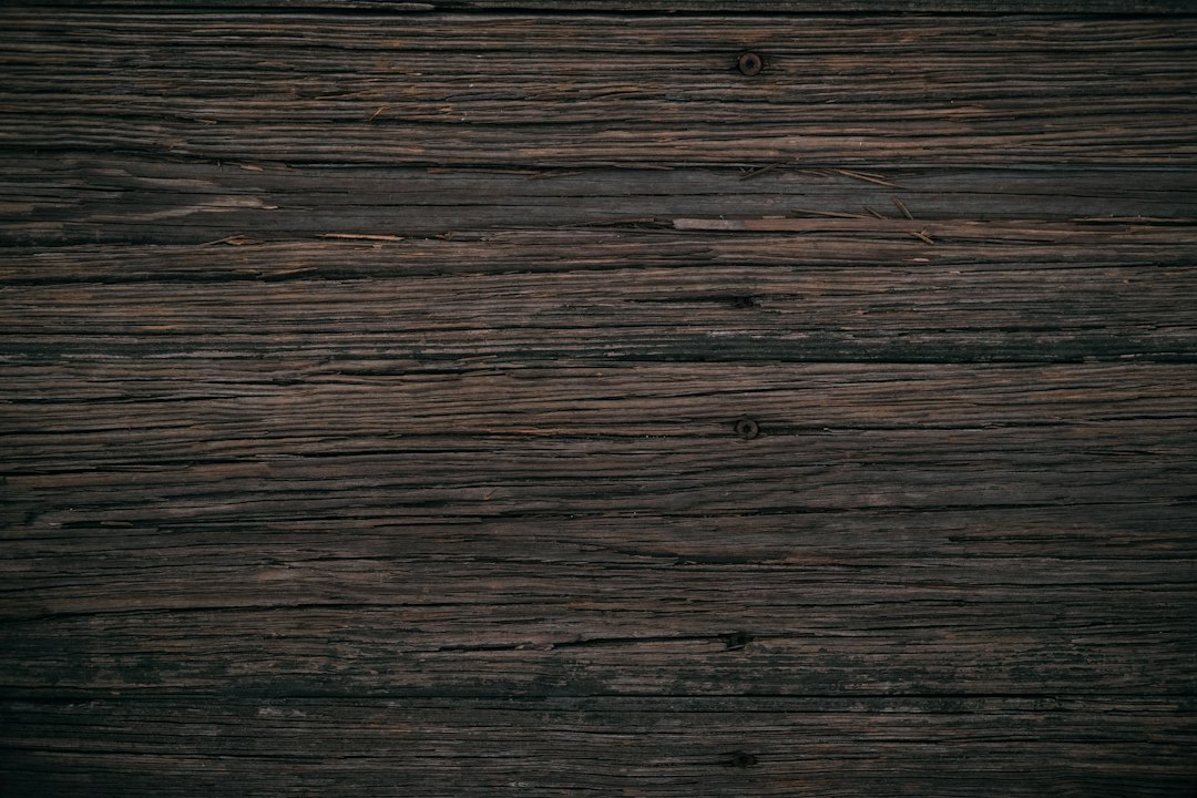 Holzkabelabdeckung in elegantem, minimalistischem Design. Holzkabelabdeckung in elegantem, minimalistischem Design.